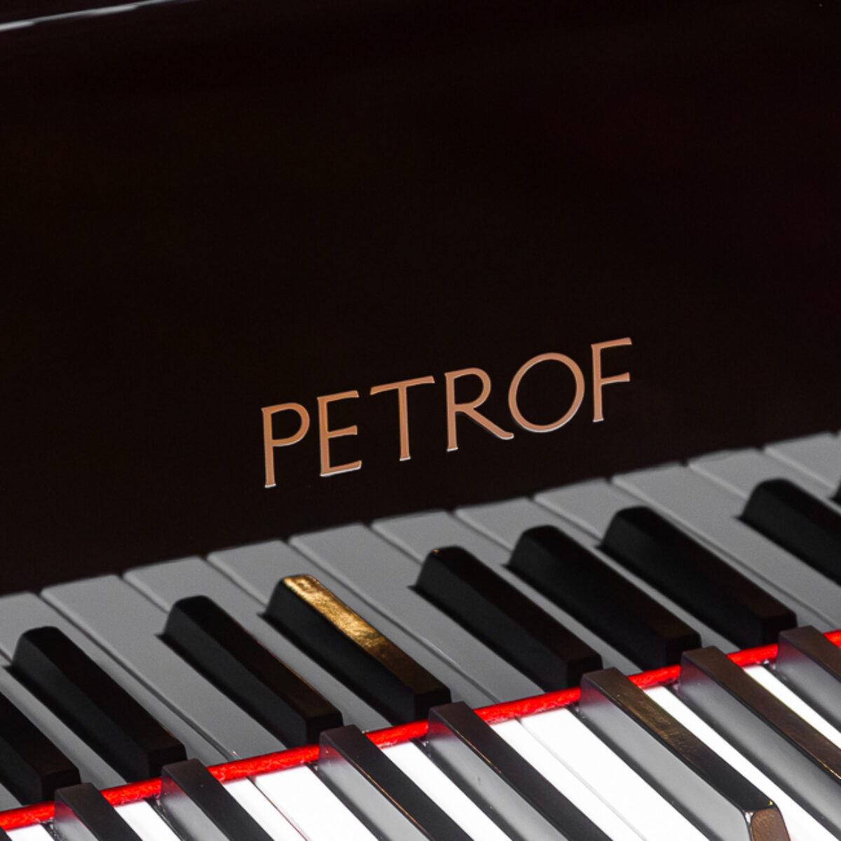 Petrof III Grand