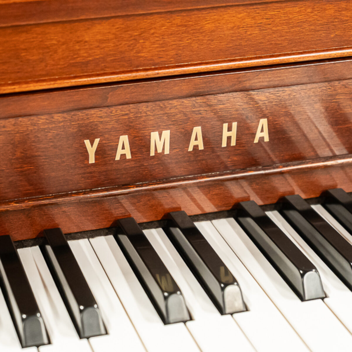 Yamaha M450 Upright