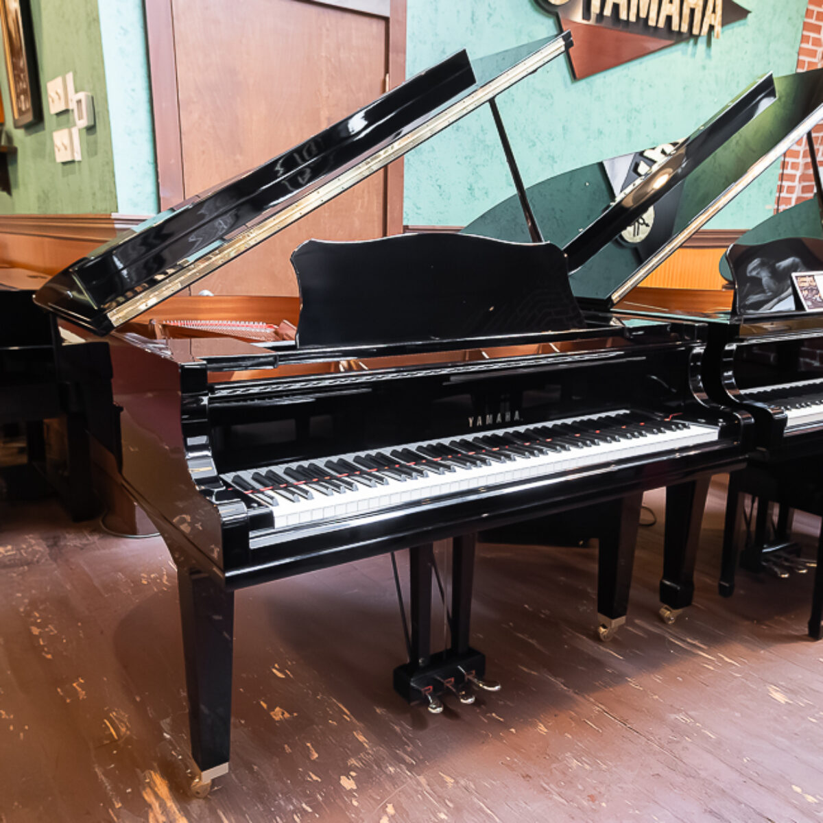 Yamaha GC1 Grand