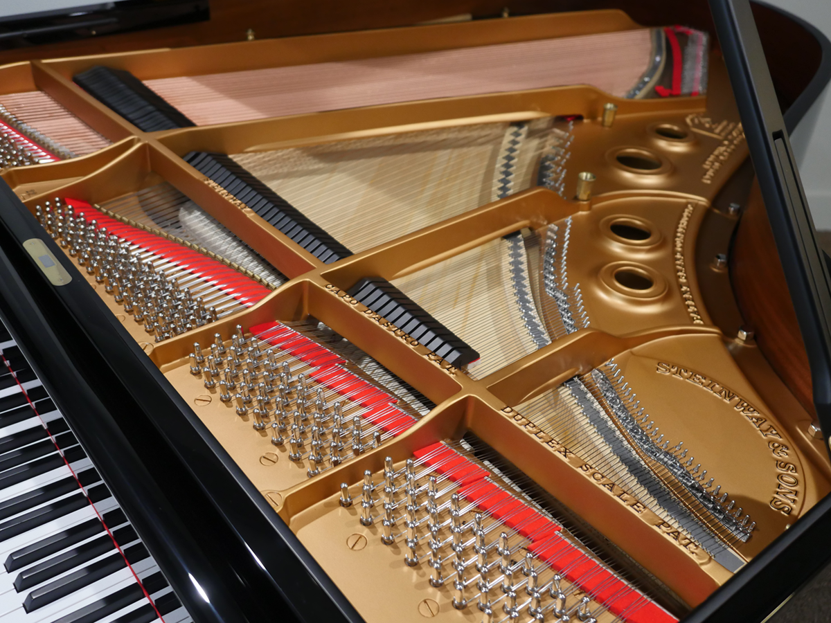 Steinway-lid-open