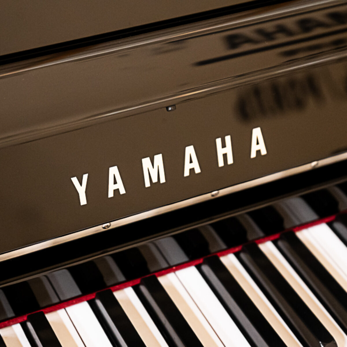 Yamaha NU1XA Hybrid Upright