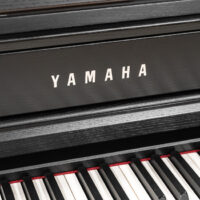 Yamaha CLP 745-Clavinova Digital
