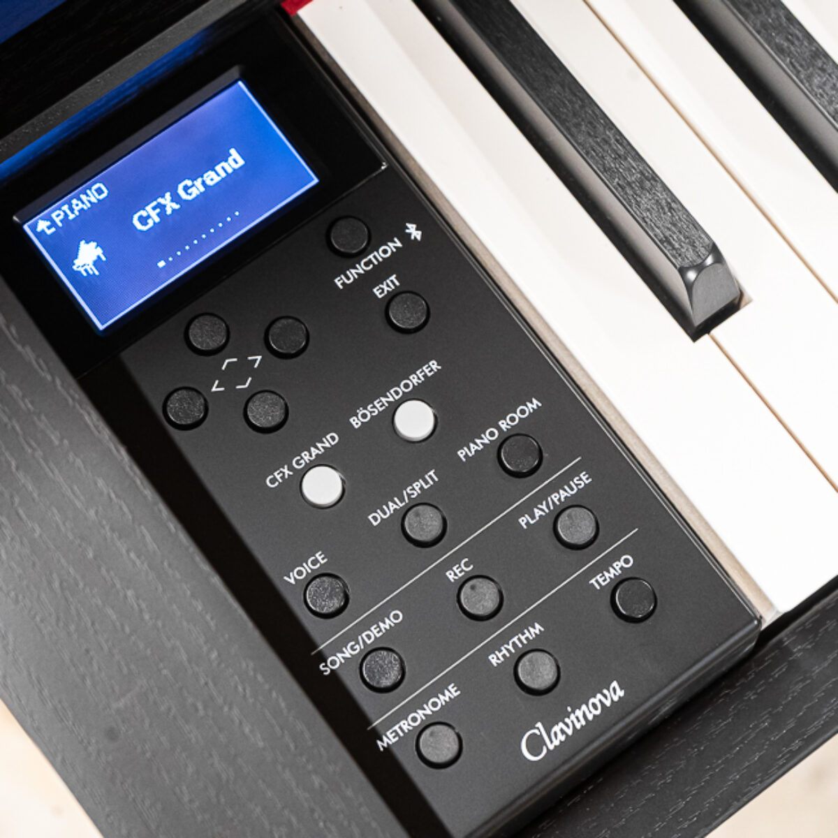 Yamaha CLP 745-Clavinova Digital