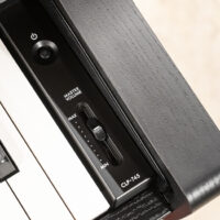Yamaha CLP 745-Clavinova Digital