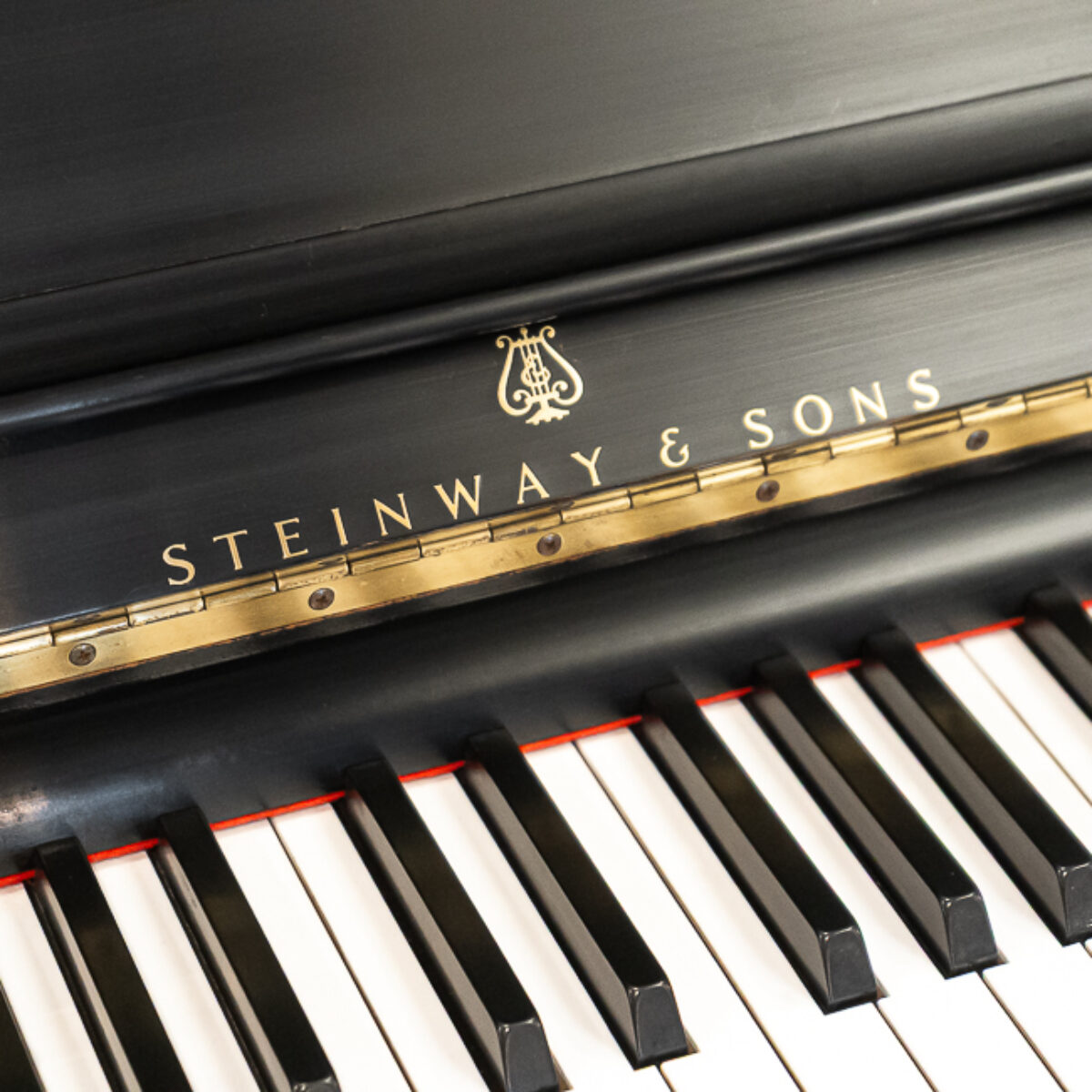 Steinway & Sons K52 Upright