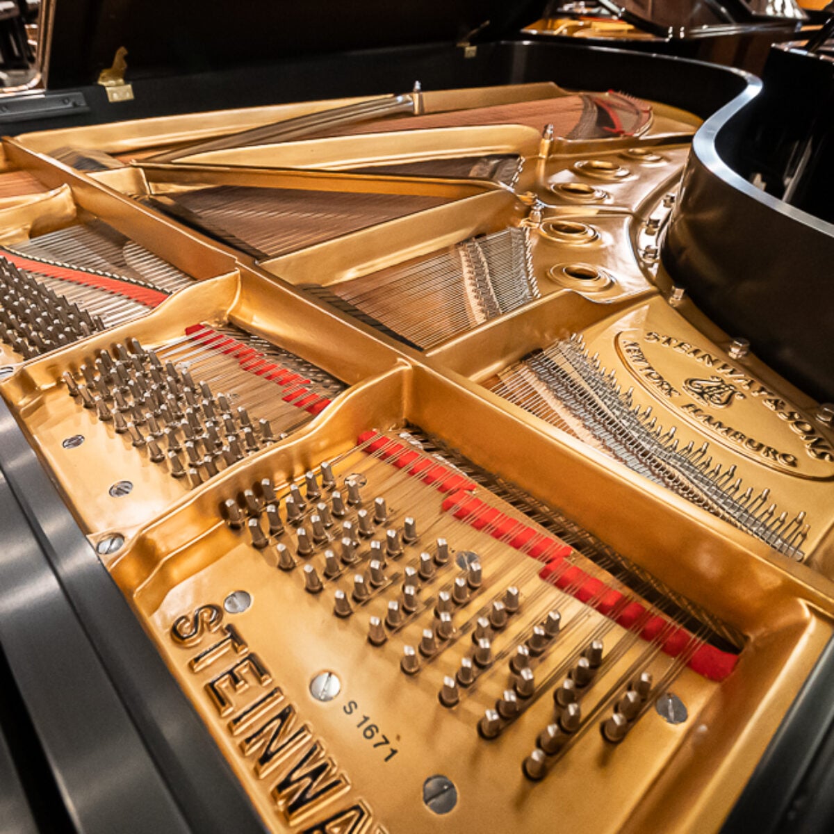 Steinway & Sons B